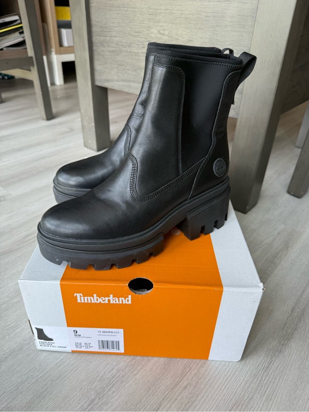 Timberland Black Everleigh Chelsea Ankle Boots - Picture 7 of 7